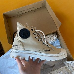Palladium Women’s Pampa High Top in Desert